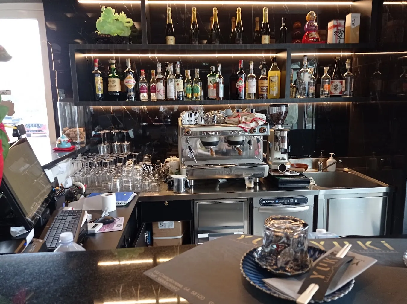 Yuki Sushi - retro-banco-bar.webp